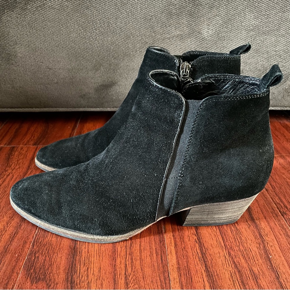 Aquatalia Black Suede Leather Plaid Lined Stacked Heel Ankle Boots Booties 7.5